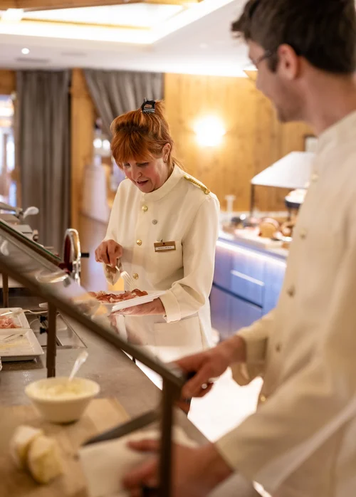 Offerte di lavoro in Val di Sole all’Hotel Tevini Offerte di lavoro in Val di Sole all’Hotel Tevini