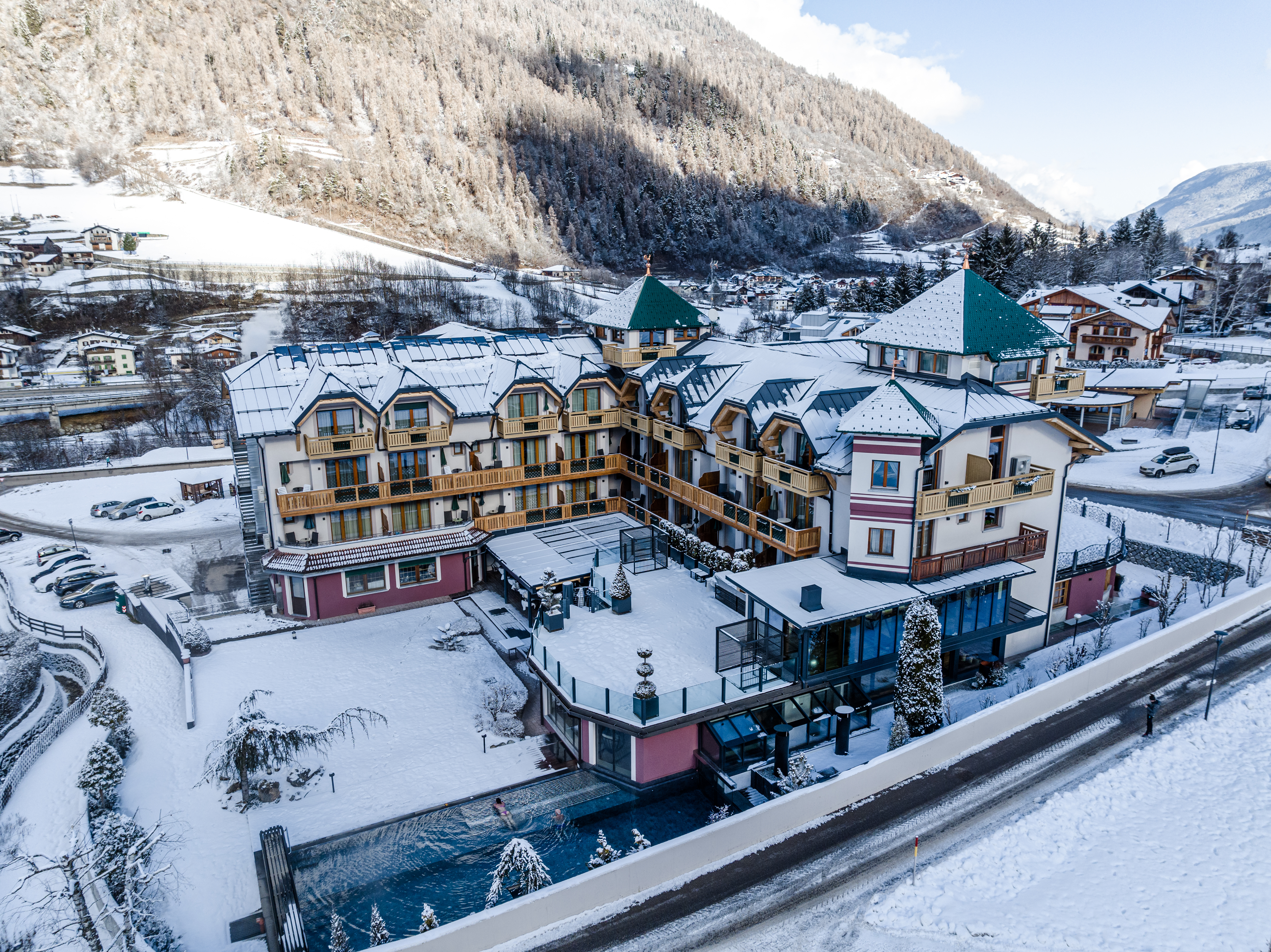 Tevini Resort | Hotel in Daolasa, Val di Sole Tevini Resort | Hotel in Daolasa, Val di Sole
